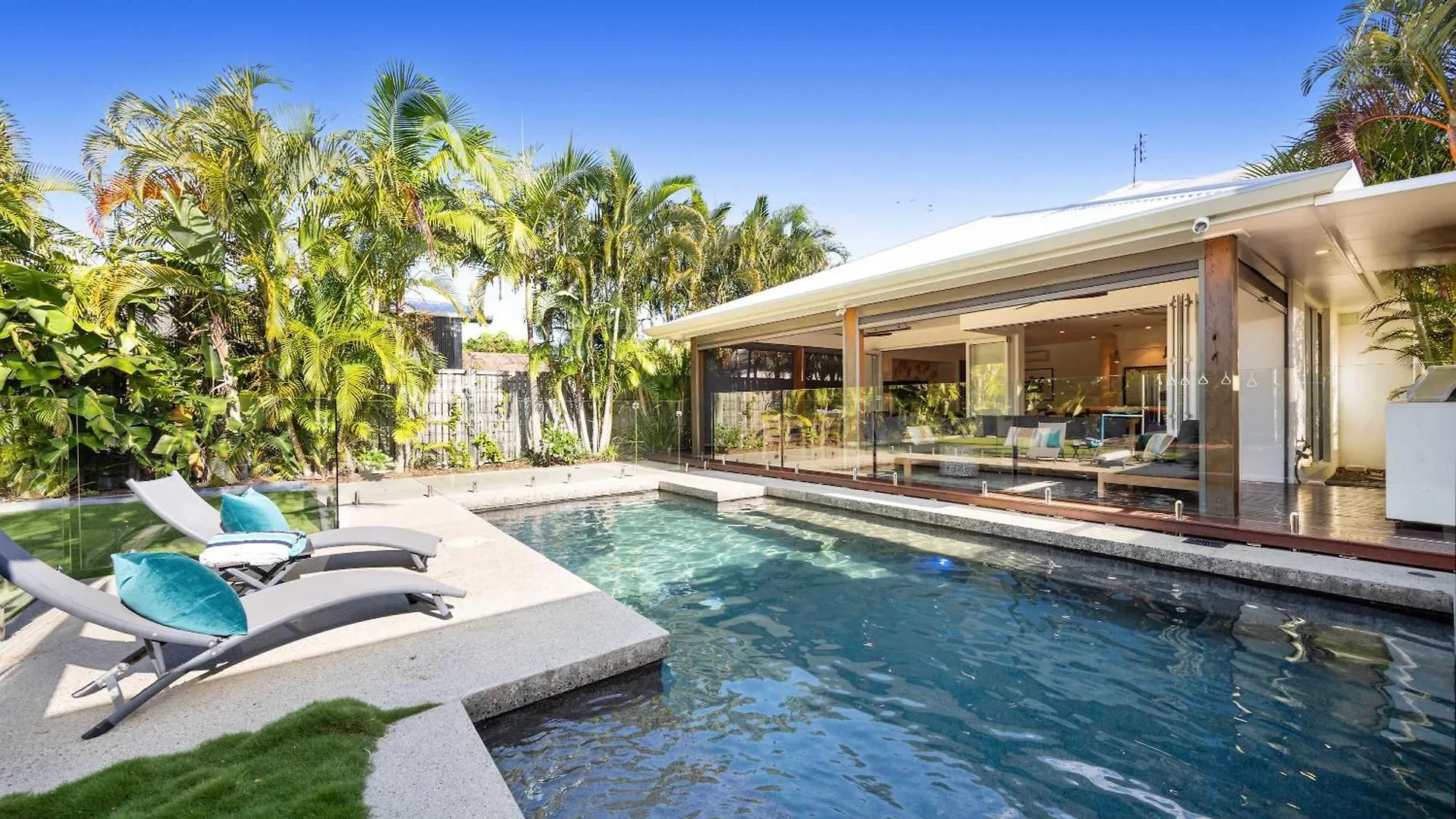 Golden Beach Luxury For Families Holiday home Golden Beach